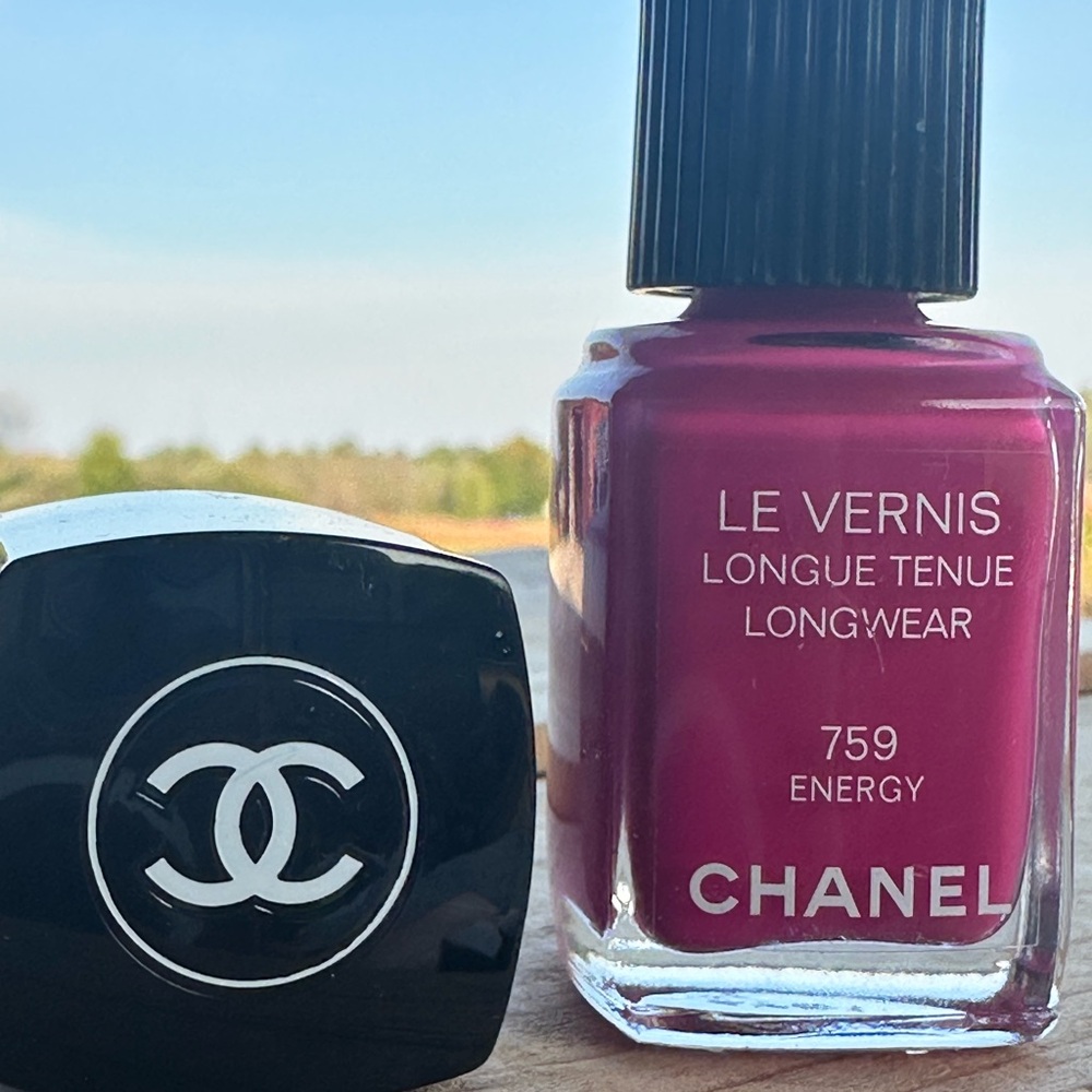 CHANEL Le Vernis Longwear Nail Polish in ENERGY. Never used. No box.